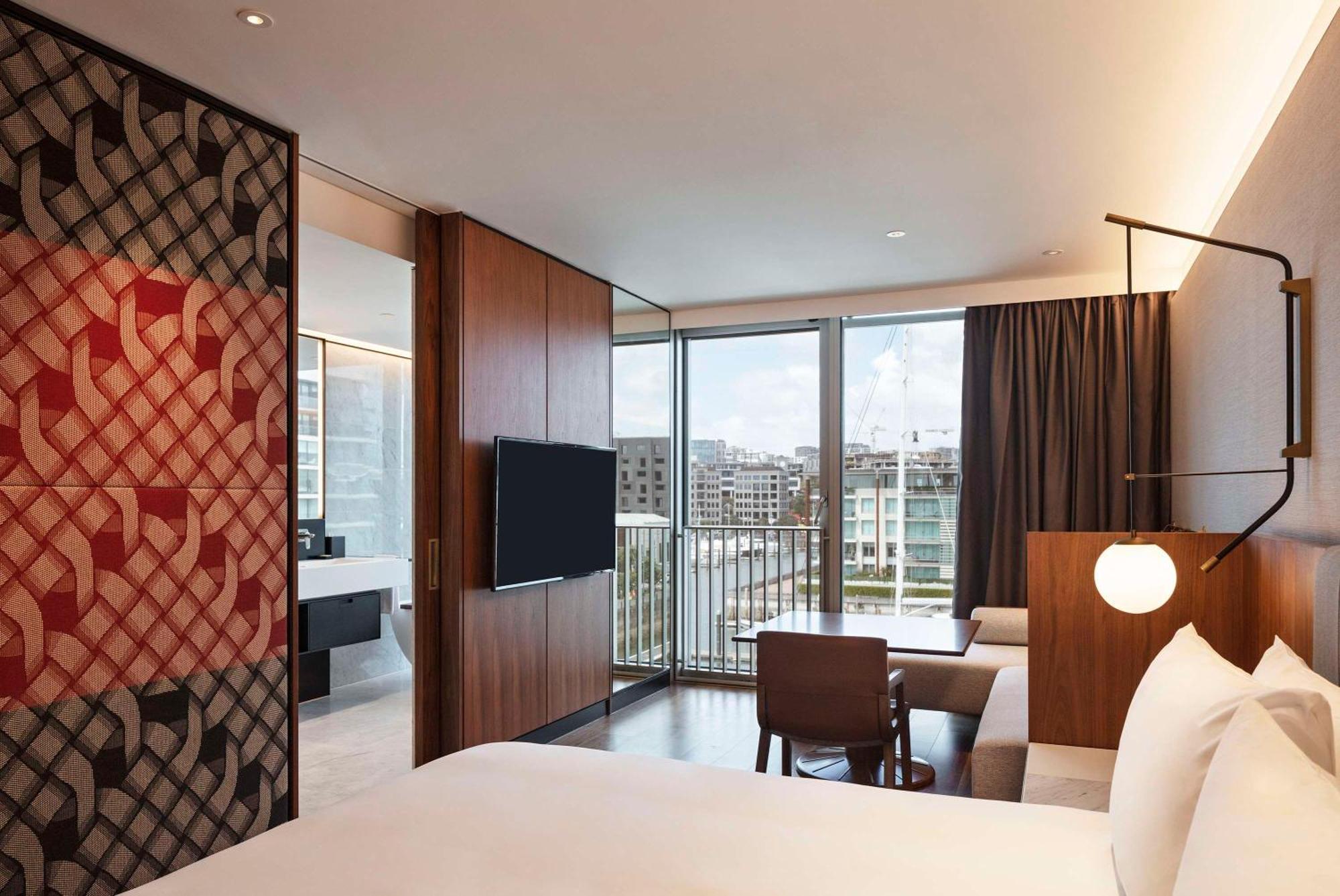 Park Hyatt Auckland Hotel Eksteriør billede A guest room at the hotel